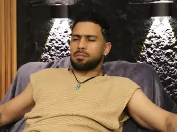 Chaturbate Sex Cam of leo_diaz01