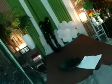 Chaturbate Nude Webcam of queen_kendalx19