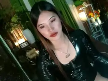 queen_kendalx19 from chaturbate