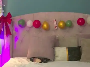 Chaturbate Live Sex Cam of avaroze