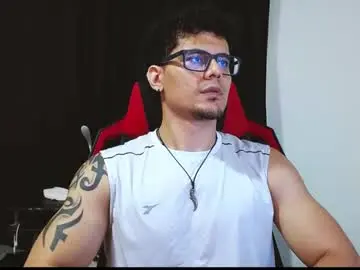 Chaturbate Live Sex Cam of loganandrwz