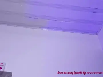 Chaturbate Live Sex Cam of nahomiblakee