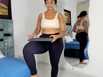 Chaturbate Live Sex Cam of tamaraa_lov