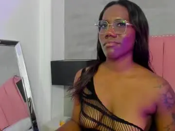 alaia_colins from chaturbate