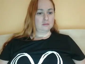 Chaturbate Live Sex Cam of zara_red