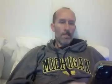 Chaturbate Live Porn of bighugemouthful