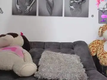 Chaturbate Sex Cam of candy_chloe02