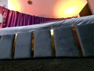 Chaturbate Free Live Porn of hotdesy_