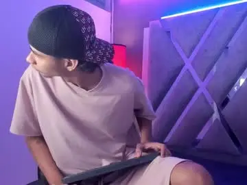 Chaturbate Live Porn of kenix_7