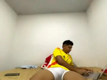 Chaturbate Free Porn Cam of junior_osorio_2