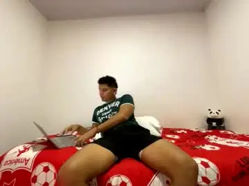 Chaturbate Free Live Porn of junior_osorio_2