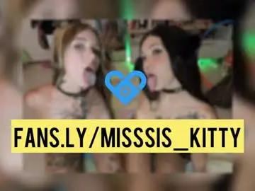 Chaturbate Live Sex Cam of masterr_and_kittyy