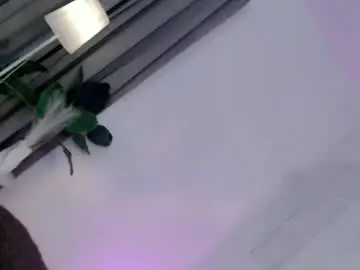 Chaturbate Live Sex Cam of petite_steffi69