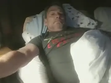 Chaturbate Live Sex Cam of ilovetoshowoffagain