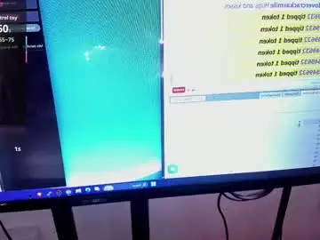 Chaturbate Watch Live Sex Cams of lily__queen30