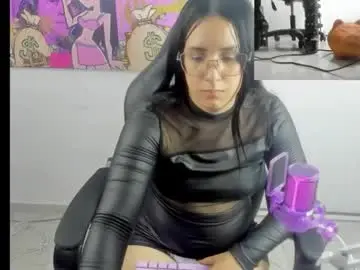 Chaturbate Adult Video Chat of queen_findom1