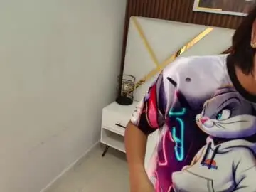 Chaturbate Live Sex Cam of slut_milf_