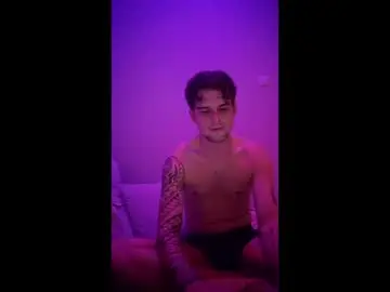 Chaturbate Live Sex of goldenboy_00