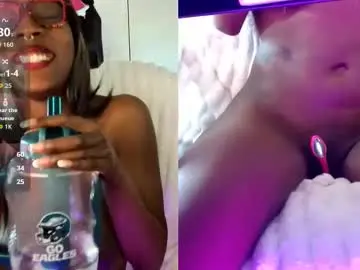 Chaturbate Live Sex Cam of alys_at_college