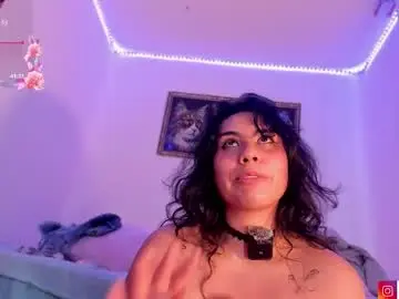 kiki_cavilll from chaturbate