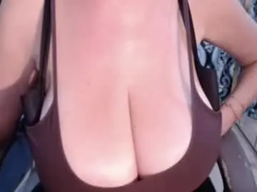 nicky_38hhugetits from chaturbate