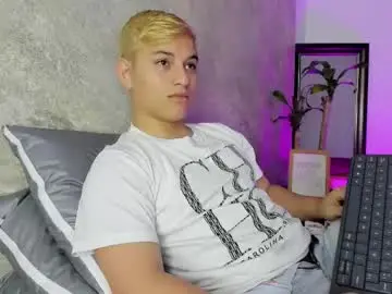 Chaturbate Best live sex cam show of badkenn