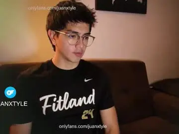 Chaturbate Live Sex Cam of juancamroom