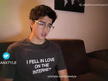 Chaturbate Best live sex cam show of juancamroom