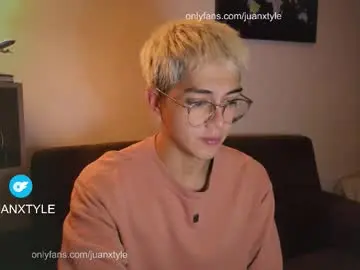 Chaturbate Live Sex Cam of juancamroom