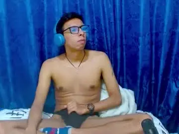 Chaturbate Live Sex of dtwink0310