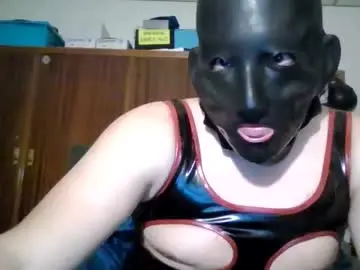 luis2423 from chaturbate