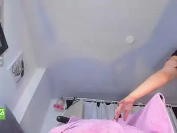 Chaturbate Live Sex Cam of pretty_valen