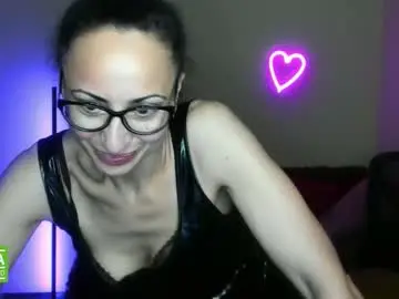 Chaturbate Live Sex Cam of arianna_tifany