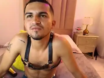 gabrielwolf_nom from chaturbate