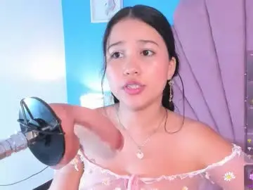 Chaturbate Live Sex Cam of emma_clarke_