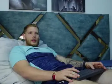 Chaturbate Best live sex cam show of valentino_ferrari28