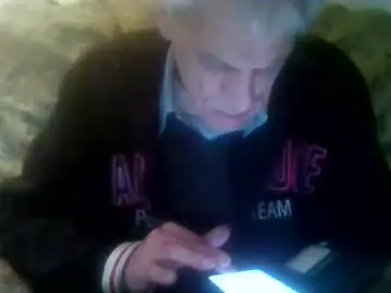 elmo191271 from chaturbate