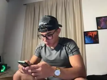 Chaturbate Live Sex Cam of joulianogreco1