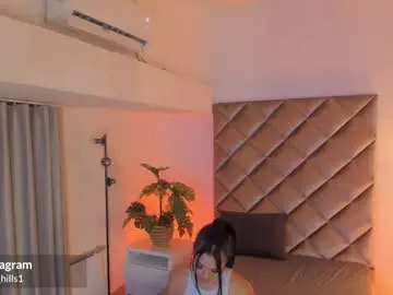 Chaturbate Live Sex of malaia_hills