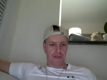 Chaturbate Live Sex Cam of ploki2000