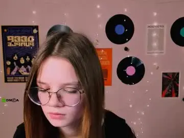 caroline_eclipse from chaturbate