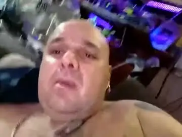 Chaturbate Sex Cam of chubbyissy38