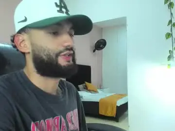 Chaturbate Live Sex Cam of ryan_jackson_