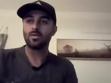 Chaturbate Sex Cam of bigcumcanada