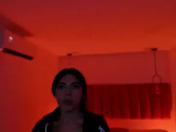 Chaturbate Live Sex Cam of haily_b