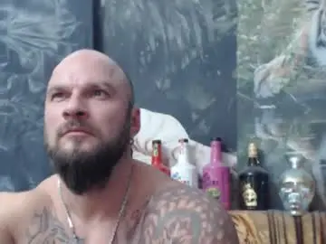 Chaturbate Live Sex Cam of viking_me