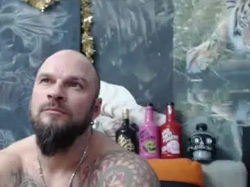 Chaturbate Live Sex of viking_me
