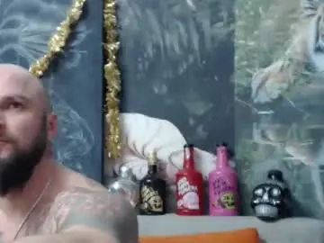 Chaturbate Live Sex Cam of viking_me