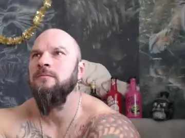 Chaturbate Live Sex Cam of viking_me