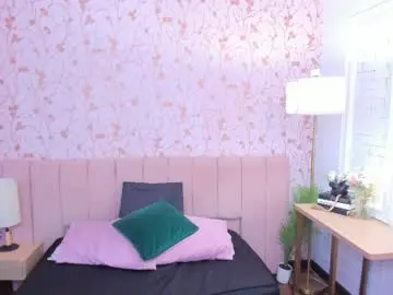 aliceandsia from chaturbate